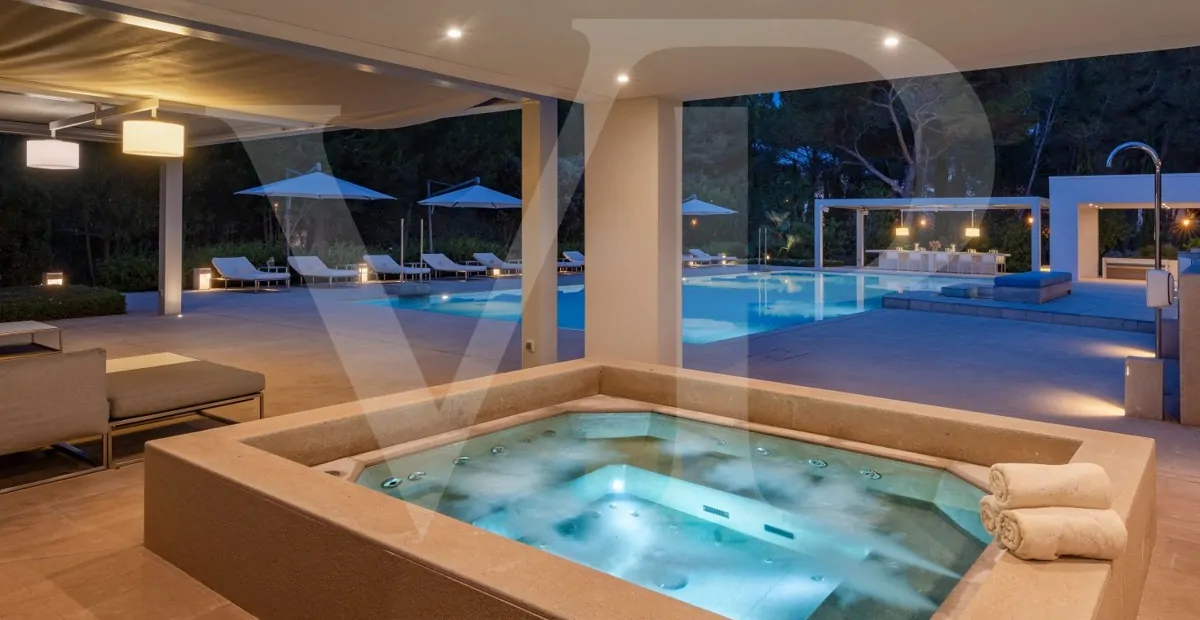 spektakuläre-Villa-in-toplage-qualität-und-design-mit-meerblick-Traumvilla-zu-verkaufen-in-pollensa