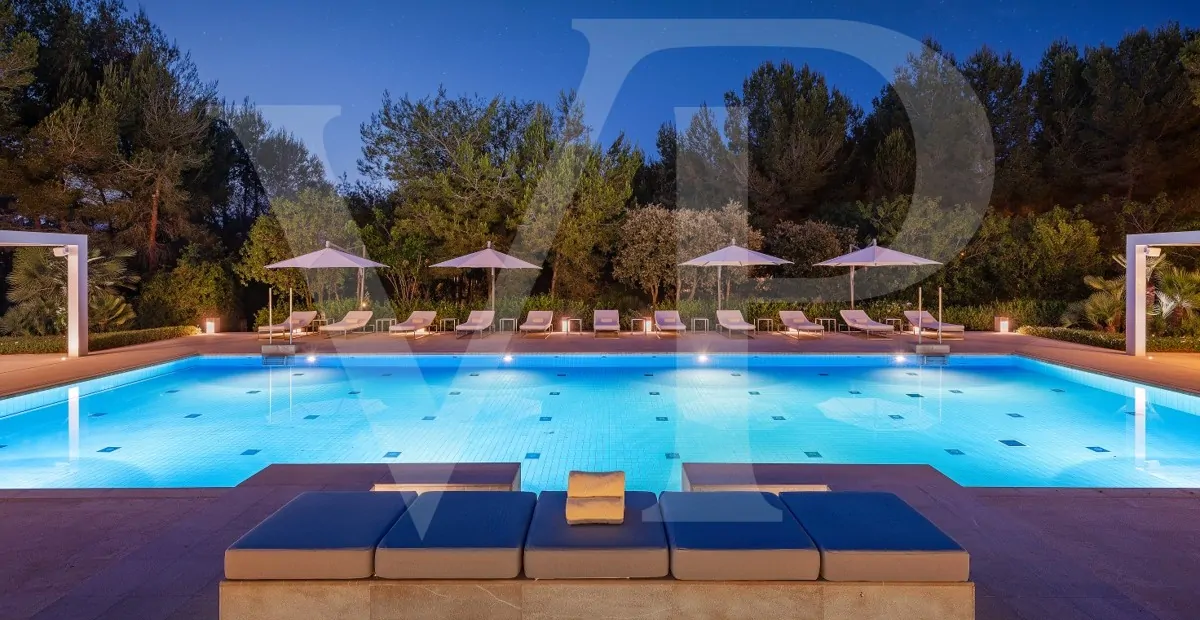 spektakuläre-Villa-in-toplage-qualität-und-design-mit-meerblick-Traumvilla-zu-verkaufen-in-pollensa