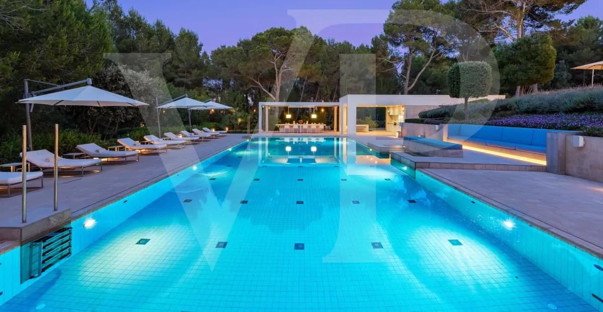 spektakuläre-Villa-in-toplage-qualität-und-design-mit-meerblick-Traumvilla-zu-verkaufen-in-pollensa