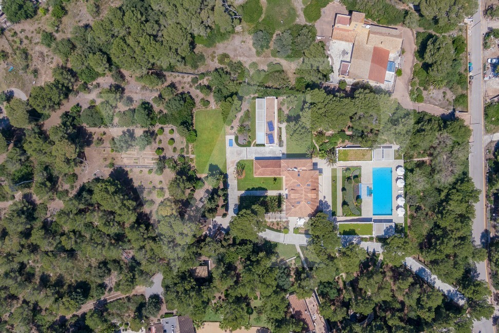 spektakuläre-Villa-in-toplage-qualität-und-design-mit-meerblick-Traumvilla-zu-verkaufen-in-pollensa