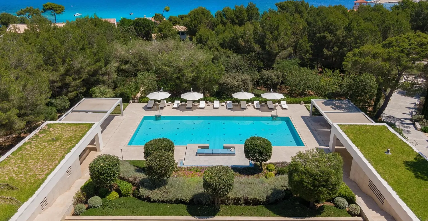 spektakuläre-Villa-in-toplage-qualität-und-design-mit-meerblick-Traumvilla-zu-ve