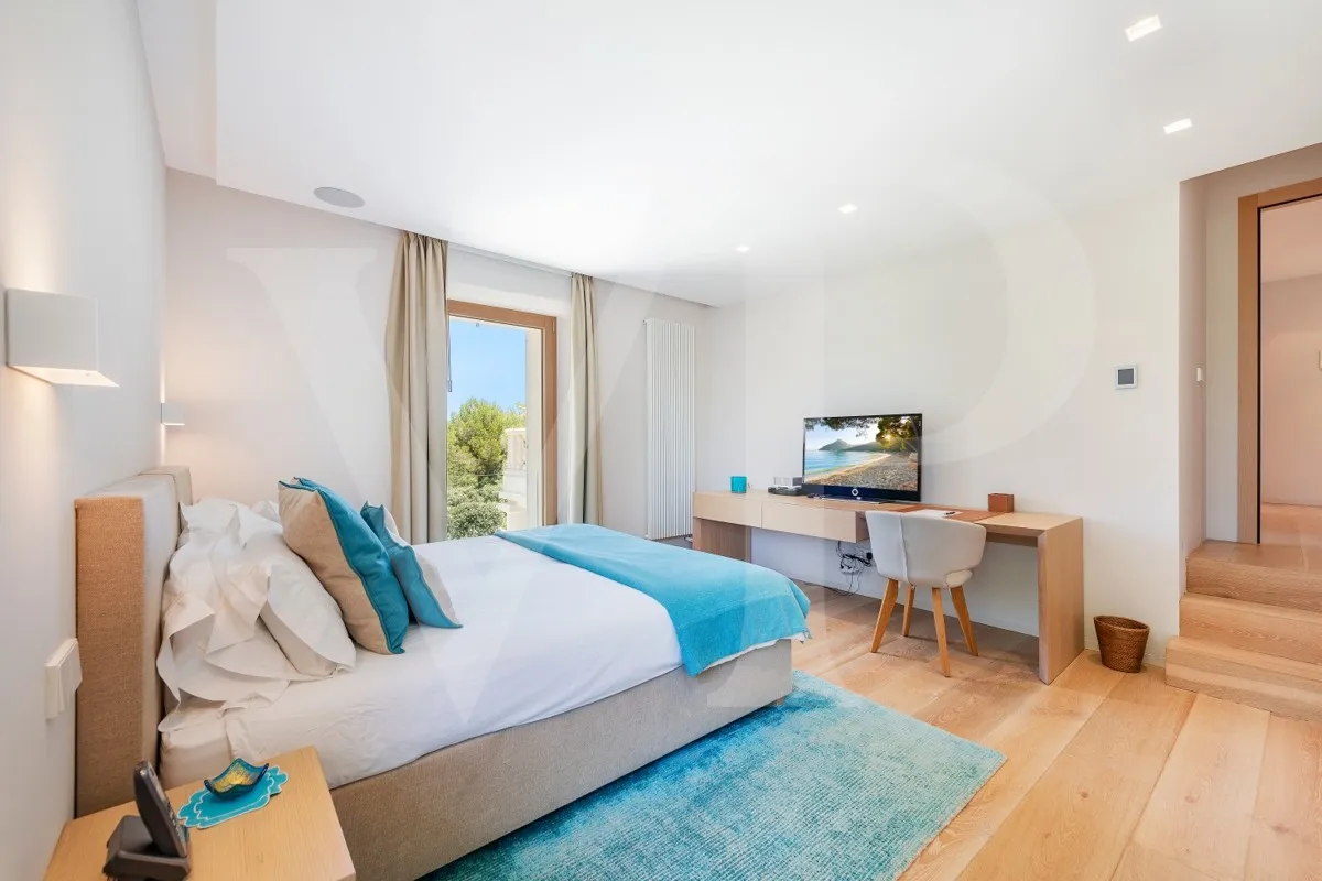spectacular-villa-in-fantastic-location-quality-and-design-with-sea-views-dream-villa-for-sale-between-pollensa-alcudiaspectacular-villa-in-fantastic-location-quality-and-design-with-sea-views-dream-villa-for-sale-between-pollensa-alcudia