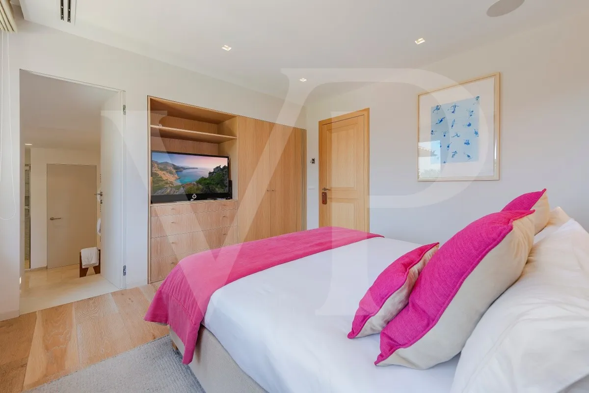 spectacular-villa-in-fantastic-location-quality-and-design-with-sea-views-dream-villa-for-sale-between-pollensa-alcudia