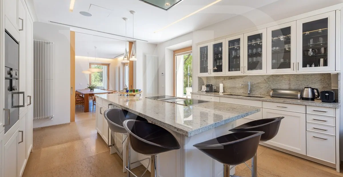 spektakuläre-Villa-in-toplage-qualität-und-design-mit-meerblick-Traumvilla-zu-verkaufen-in-pollensa