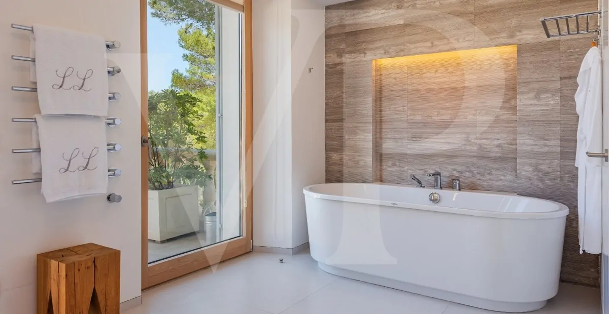 spektakuläre-Villa-in-toplage-qualität-und-design-mit-meerblick-Traumvilla-zu-verkaufen-in-pollensa