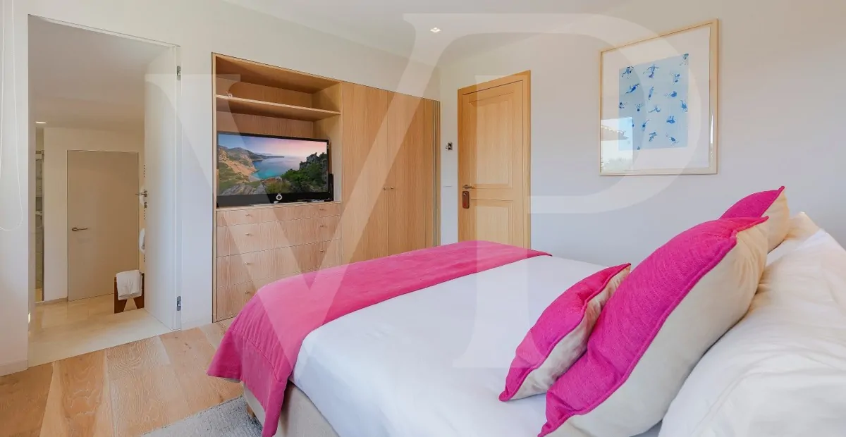 spektakuläre-Villa-in-toplage-qualität-und-design-mit-meerblick-Traumvilla-zu-verkaufen-in-pollensa