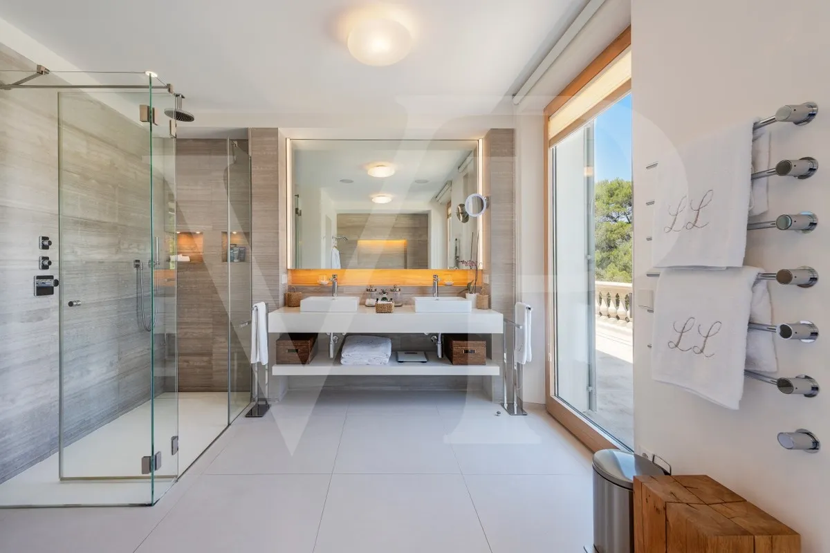 spectacular-villa-in-fantastic-location-quality-and-design-with-sea-views-dream-villa-for-sale-between-pollensa-alcudia