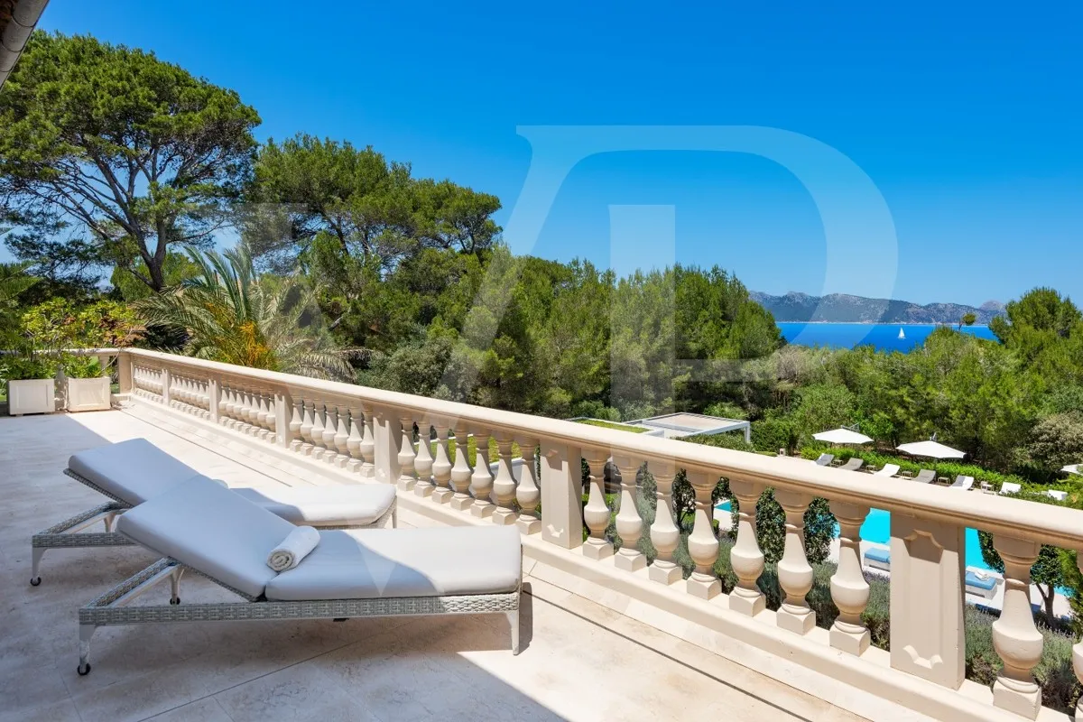 spectacular-villa-in-fantastic-location-quality-and-design-with-sea-views-dream-villa-for-sale-between-pollensa-alcudia