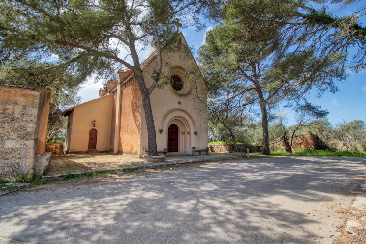 Historic-property-with-sea-view-and-mountains-of-Son-Serra-Mari