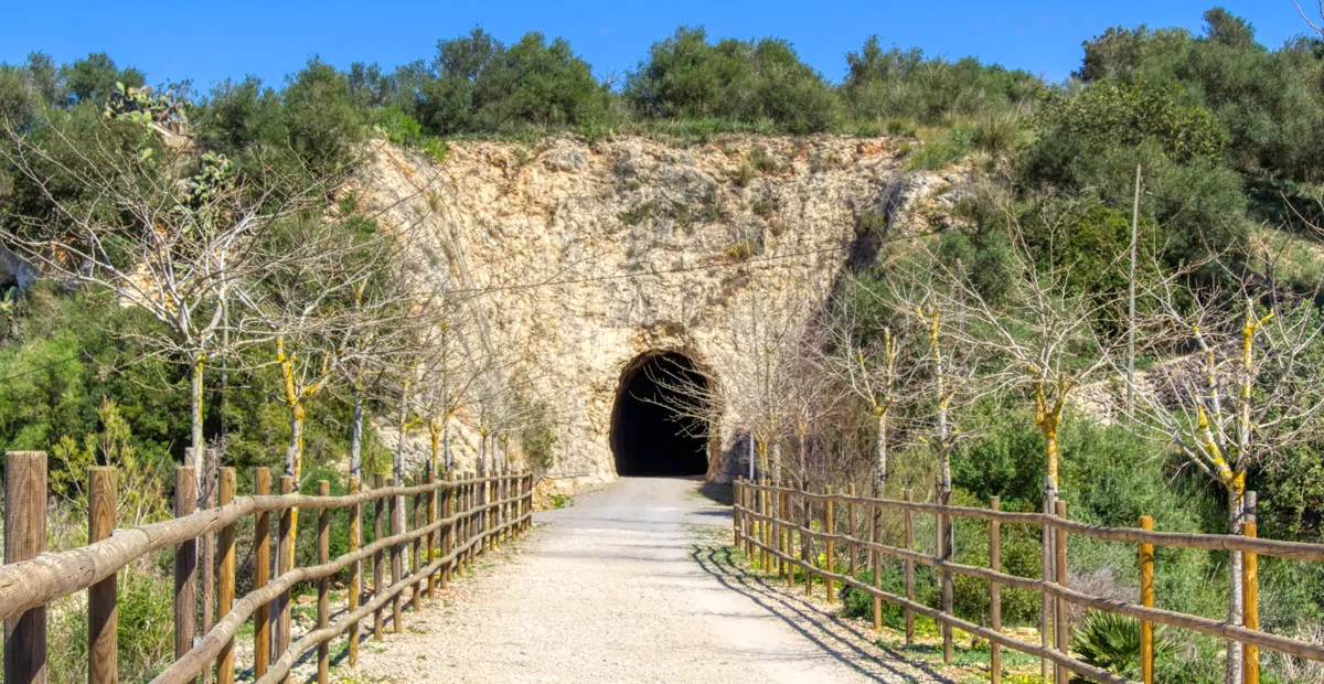 Zu-verkaufen-schöne-Immobilie-Villa-Pool-in-San-Lorenzo-des-Cardessar