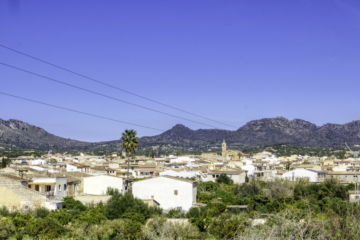 For-sale-beautiful-property-villa-pool-in-San-Lorenzo-des-Cardessar