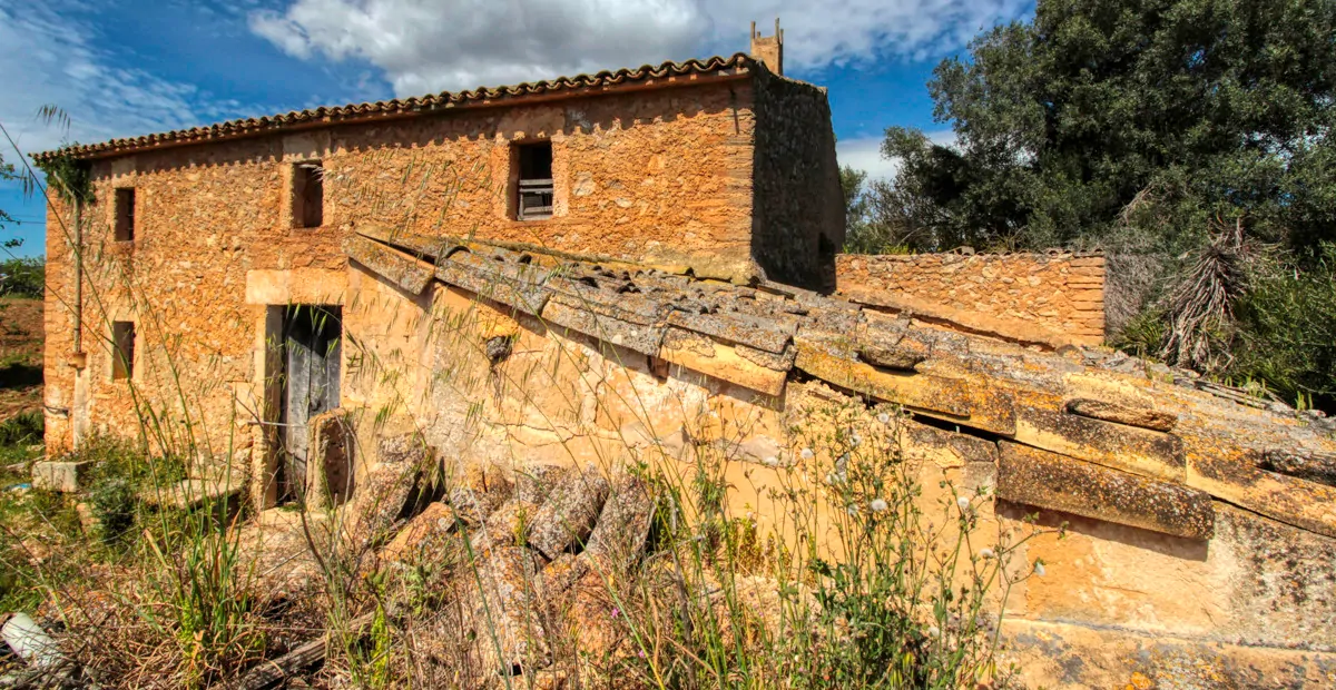 Zu-verkaufen-schönes-traditionelles-Haus-auf-dem-Lande-zu-renovieren-in-San-Lorenzo-de- Cardassar