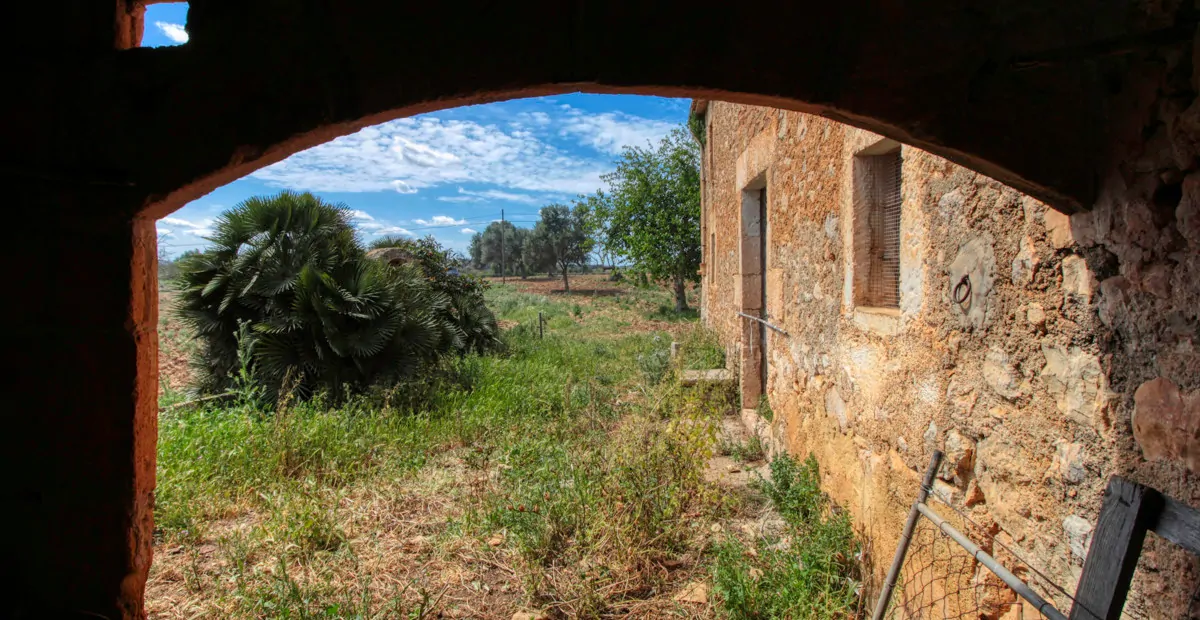 Zu-verkaufen-schönes-traditionelles-Haus-auf-dem-Lande-zu-renovieren-in-San-Lorenzo-de- Cardassar