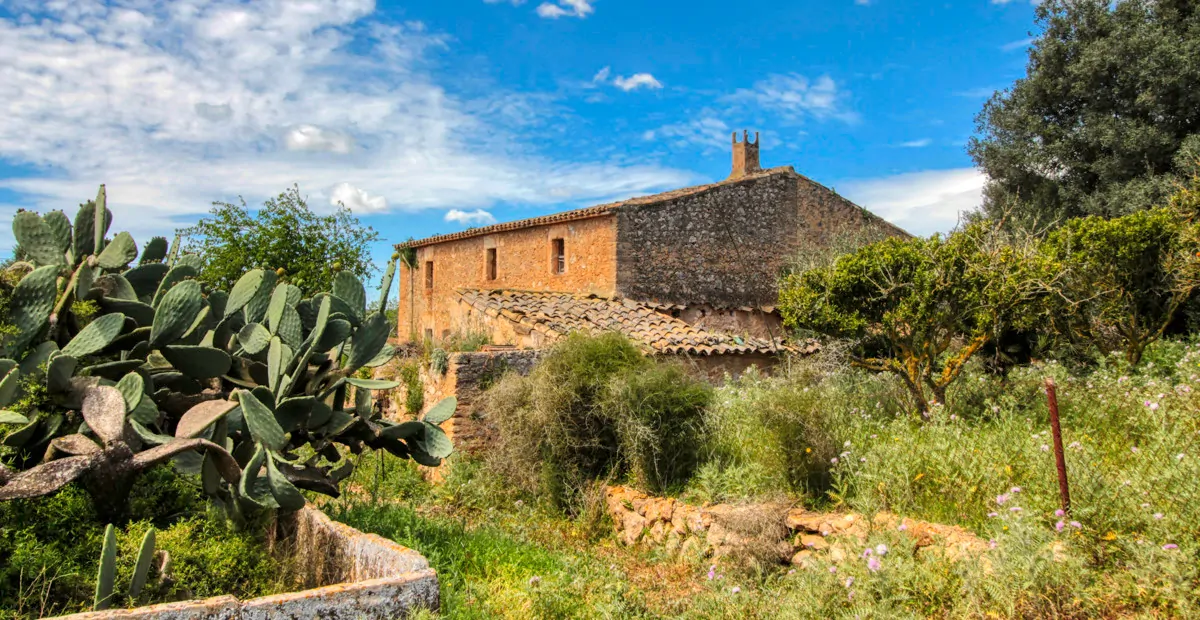Zu-verkaufen-schönes-traditionelles-Haus-auf-dem-Lande-zu-renovieren-in-San-Lorenzo-de- Cardassar