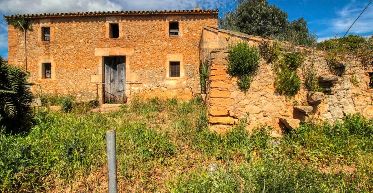 Zu-verkaufen-schönes-traditionelles-Haus-auf-dem-Lande-zu-renovieren-in-San-Lorenzo-de- Cardassar