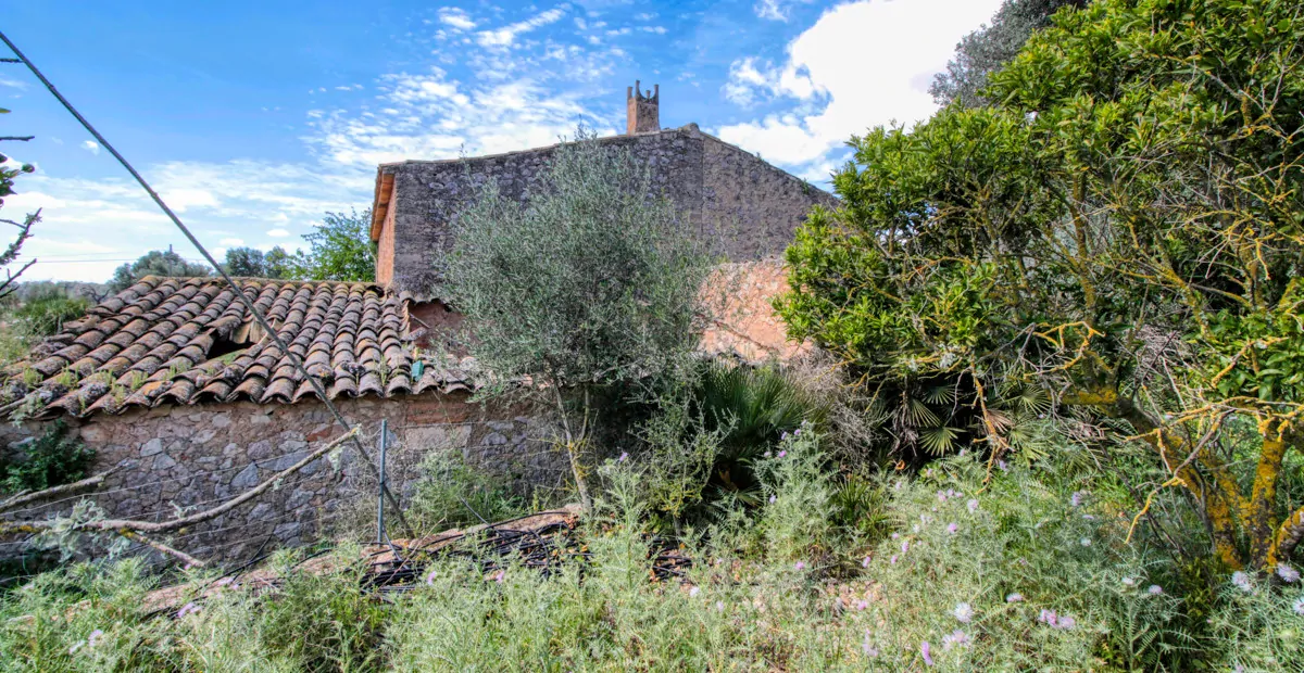 Zu-verkaufen-schönes-traditionelles-Haus-auf-dem-Lande-zu-renovieren-in-San-Lorenzo-de- Cardassar