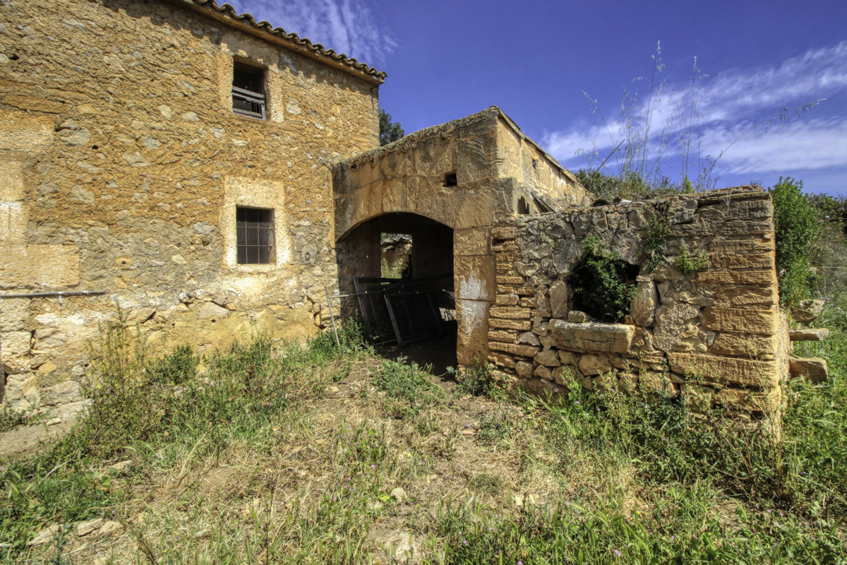 En-venta-preciosa-casa-tradicional-en-el-campo-para-reformar-en-San-Lorenzo-de-Cardassar