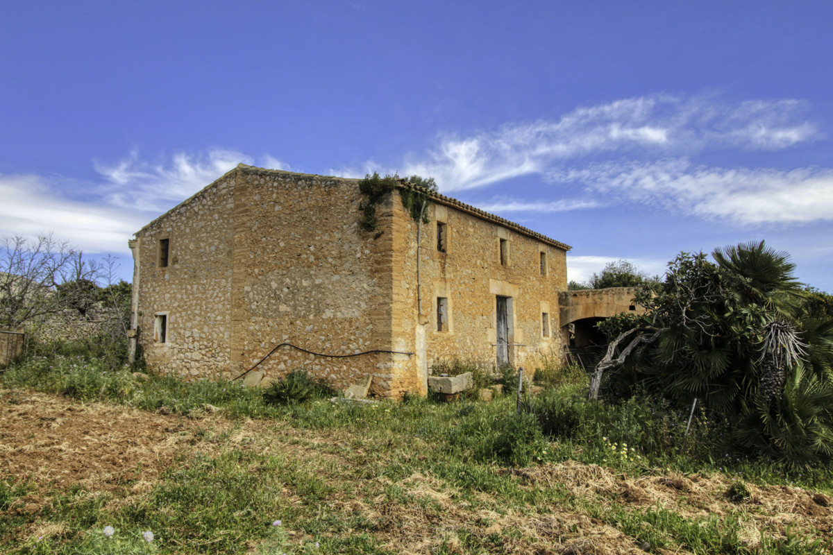 En-venta-preciosa-casa-tradicional-en-el-campo-para-reformar-en-San-Lorenzo-de-Cardassar