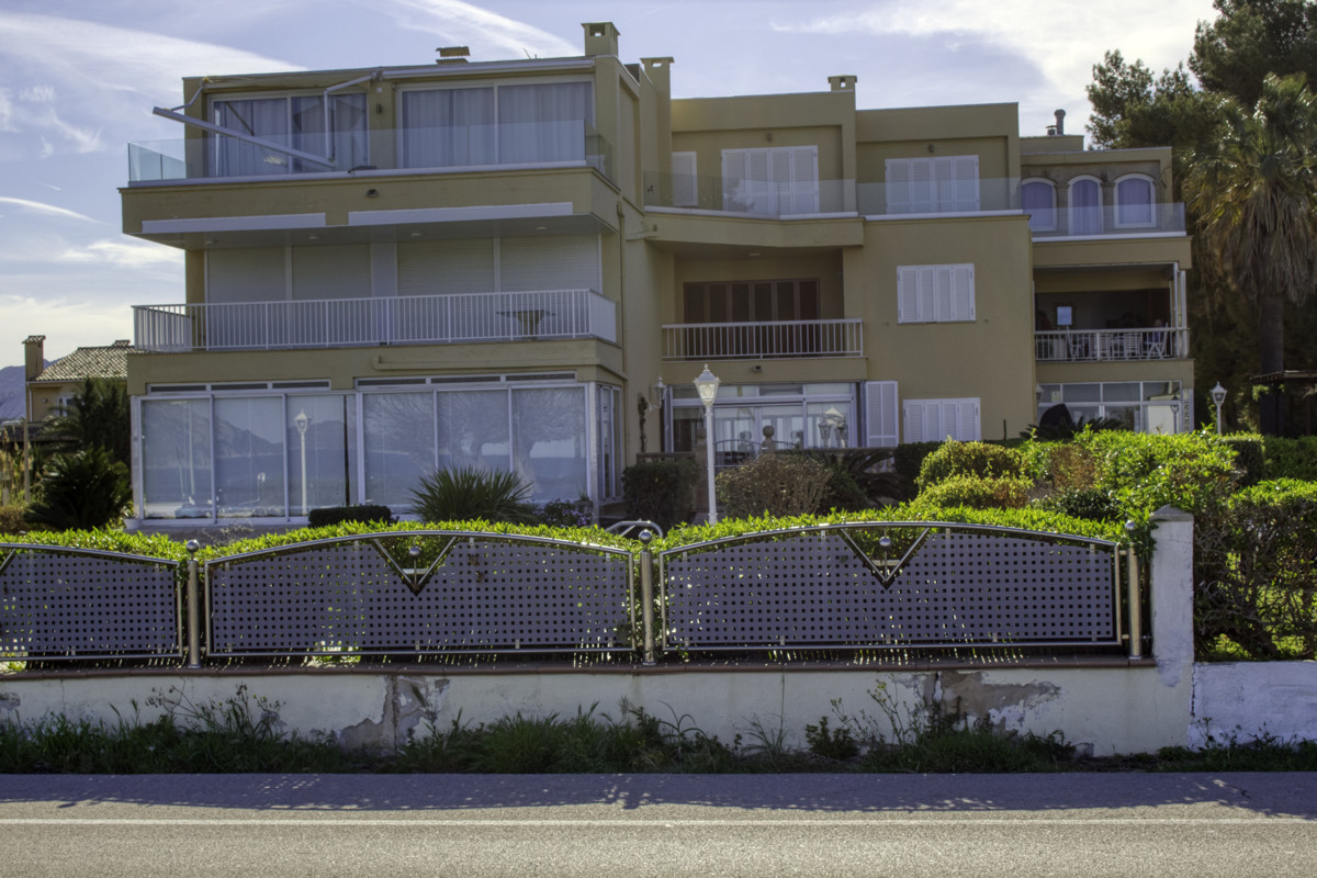 Wunderschöne-Wohnung-am-Meer-mit-Pool-und-Garage-und-herrlichem-Blick-in-Puerto-Pollensa