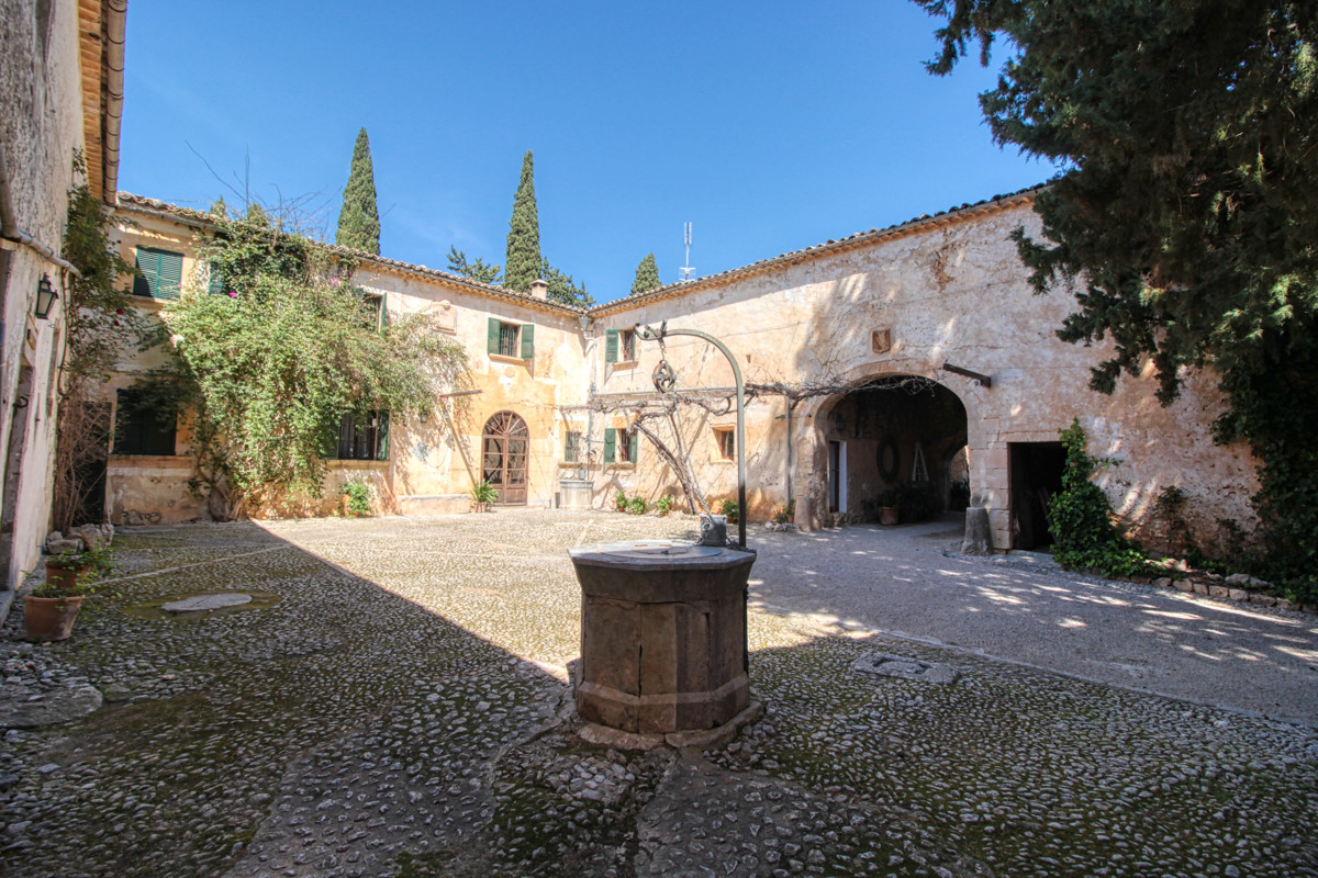 Traumhaftes-historisches-Anwesen-aus-dem-18. Jahrhundert-in einem-Vall-Axartell- Pollensa-Campanet-Bergblick -Tramuntana -Tourismuslizenz