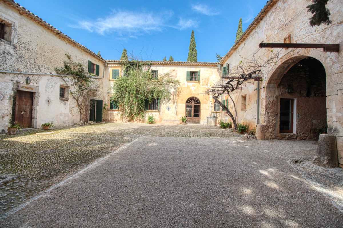 Traumhaftes-historisches-Anwesen-aus-dem-18. Jahrhundert-in einem-Vall-Axartell- Pollensa-Campanet-Bergblick -Tramuntana -Tourismuslizenz