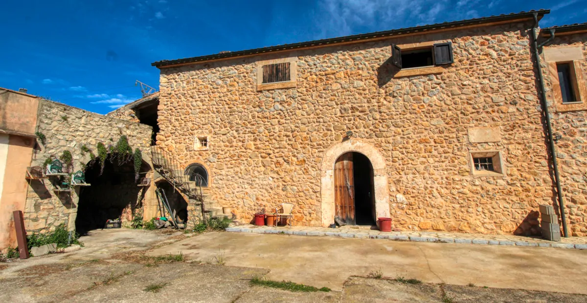 Zu-verkaufen-großes-Anwesen-von-mehr-als-36-Hektar-ehemaliger-Besitz-in-Sant LLorenç