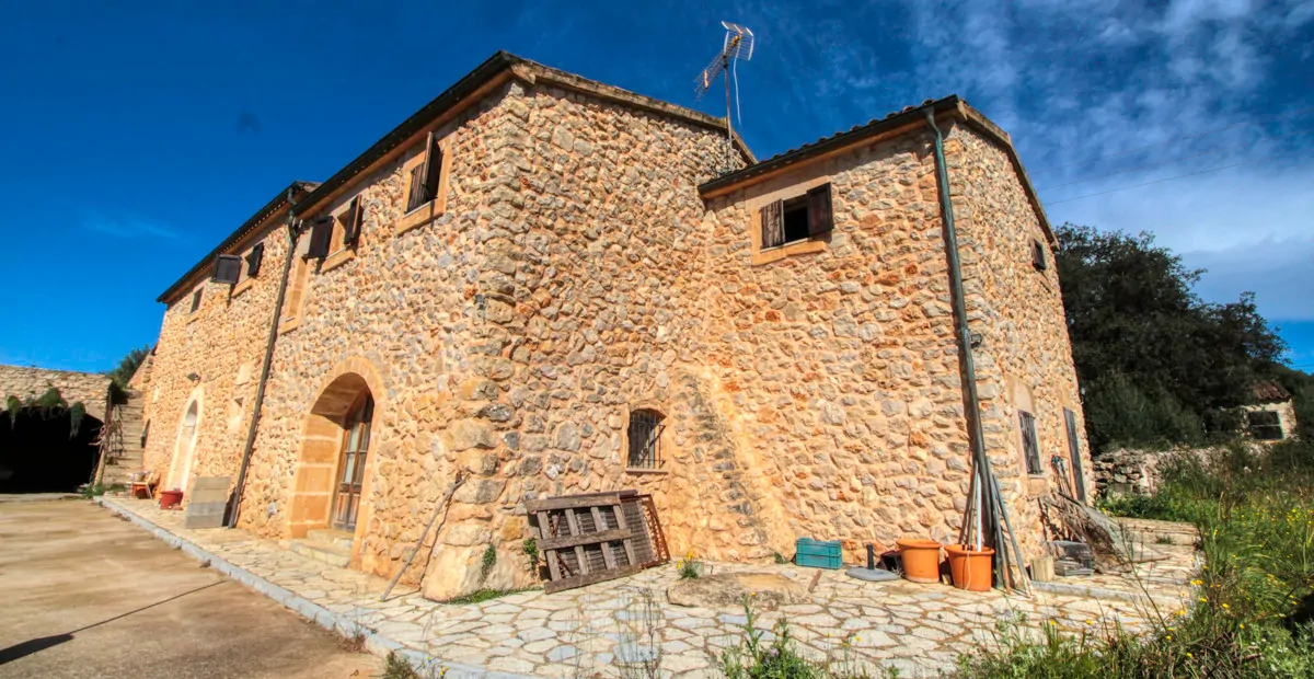 Zu-verkaufen-großes-Anwesen-von-mehr-als-36-Hektar-ehemaliger-Besitz-in-Sant LLorenç