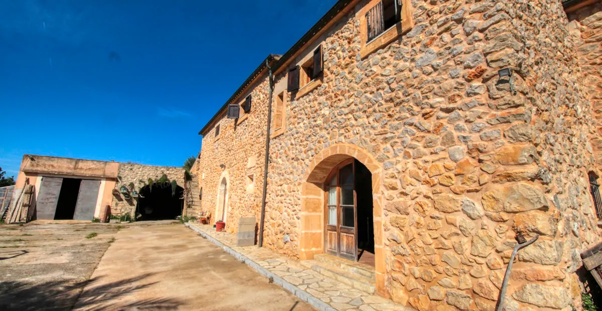 Zu-verkaufen-großes-Anwesen-von-mehr-als-36-Hektar-ehemaliger-Besitz-in-Sant LLorenç