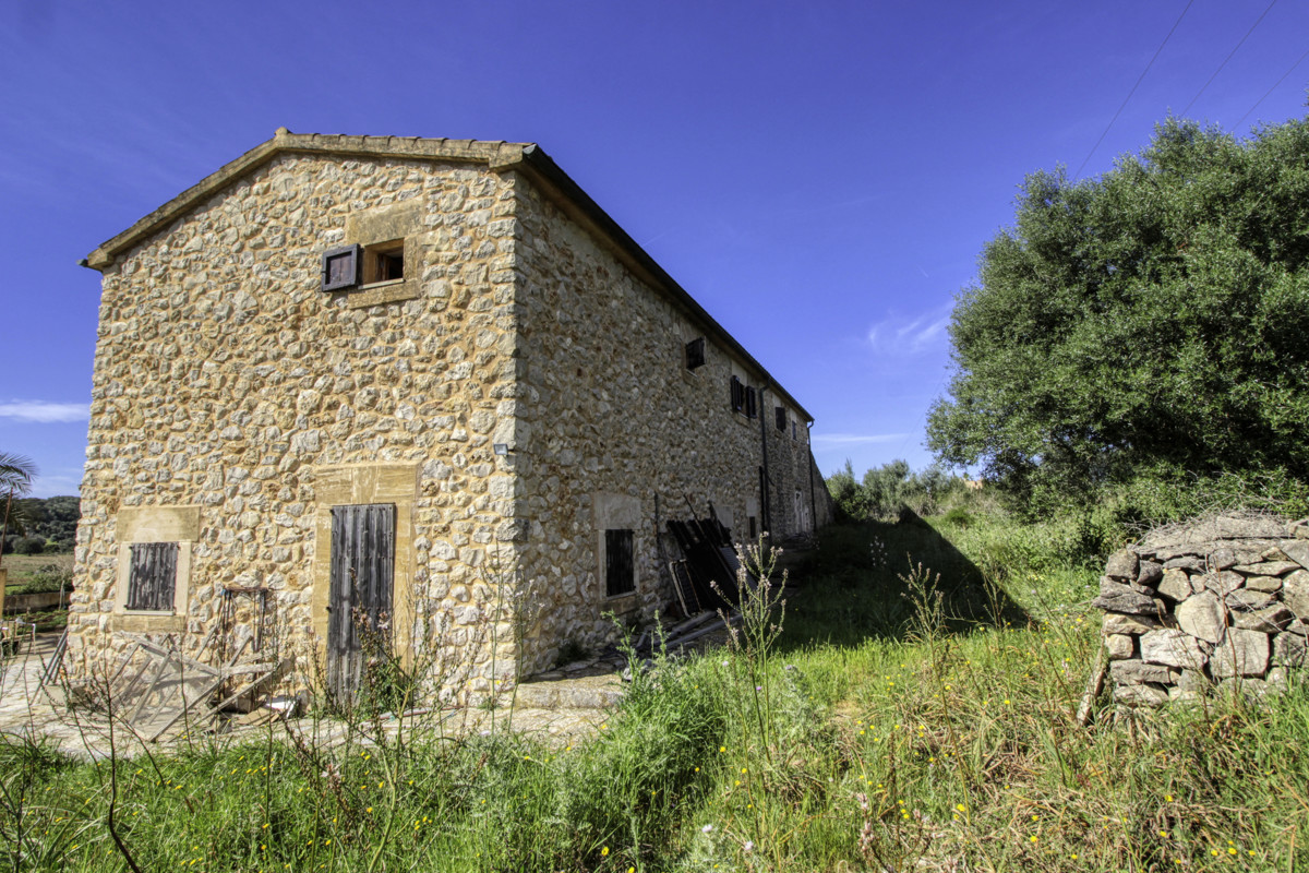 Zu-verkaufen-großes-Anwesen-von-mehr-als-36-Hektar-ehemaliger-Besitz-in-Sant LLorenç