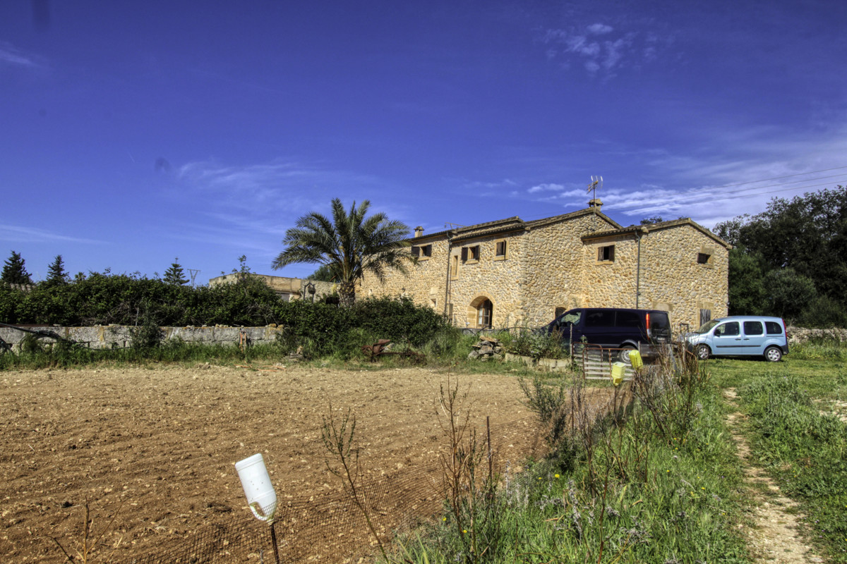 Zu-verkaufen-großes-Anwesen-von-mehr-als-36-Hektar-ehemaliger-Besitz-in-Sant LLorenç