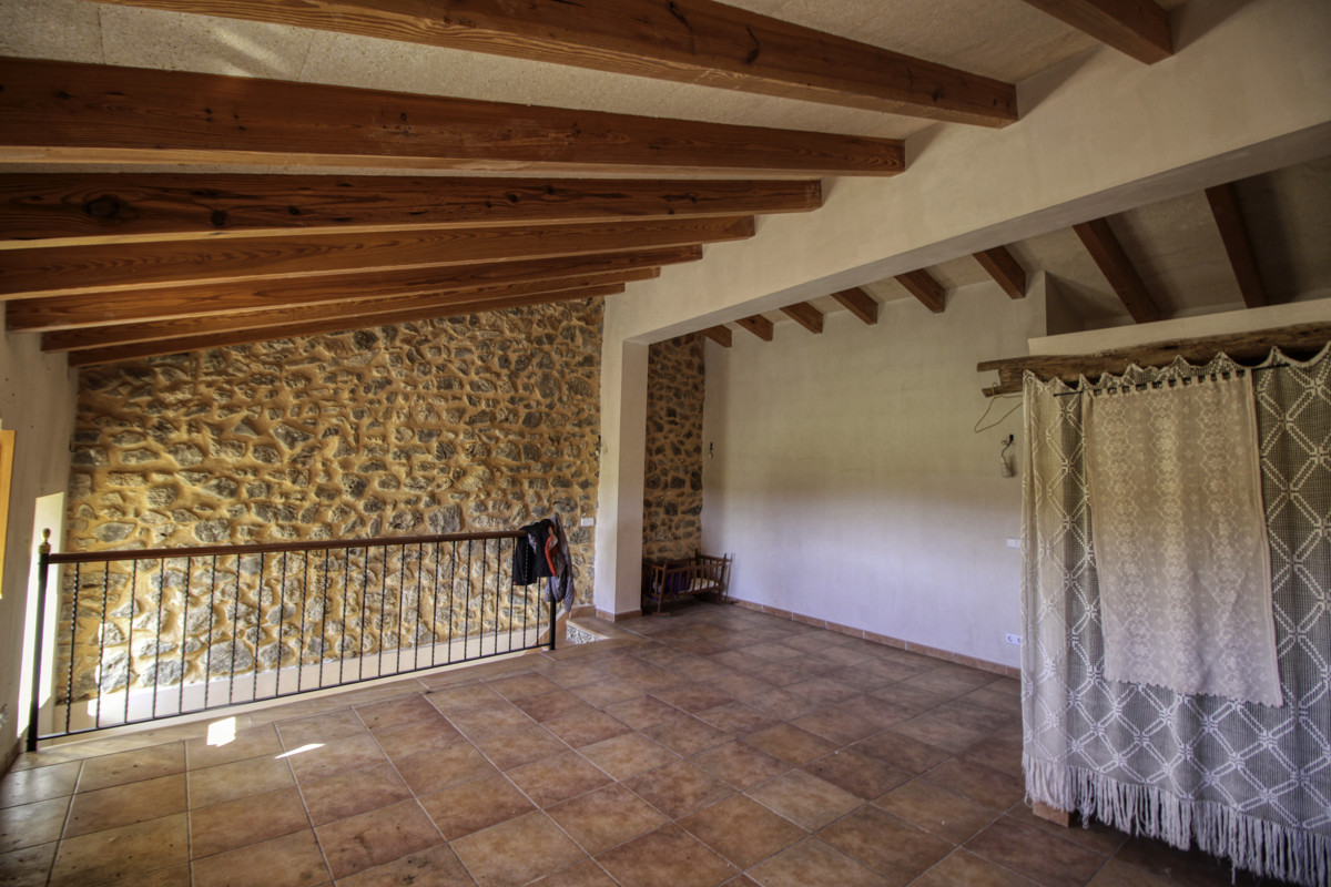 En-venta-gran-finca-de-más-de-36 hectáreas-antigua-“possessió”-en-Sant LLorenç