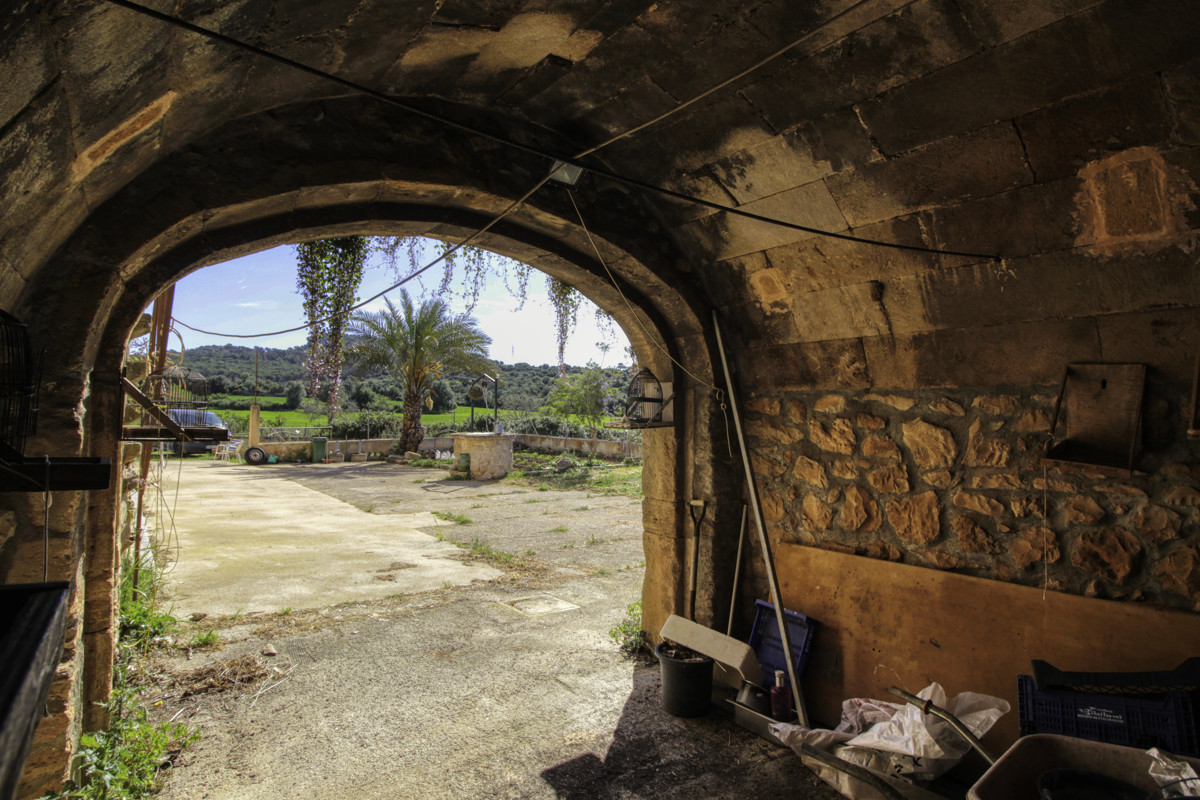 En-venta-gran-finca-de-más-de-36 hectáreas-antigua-“possessió”-en-Sant LLorenç