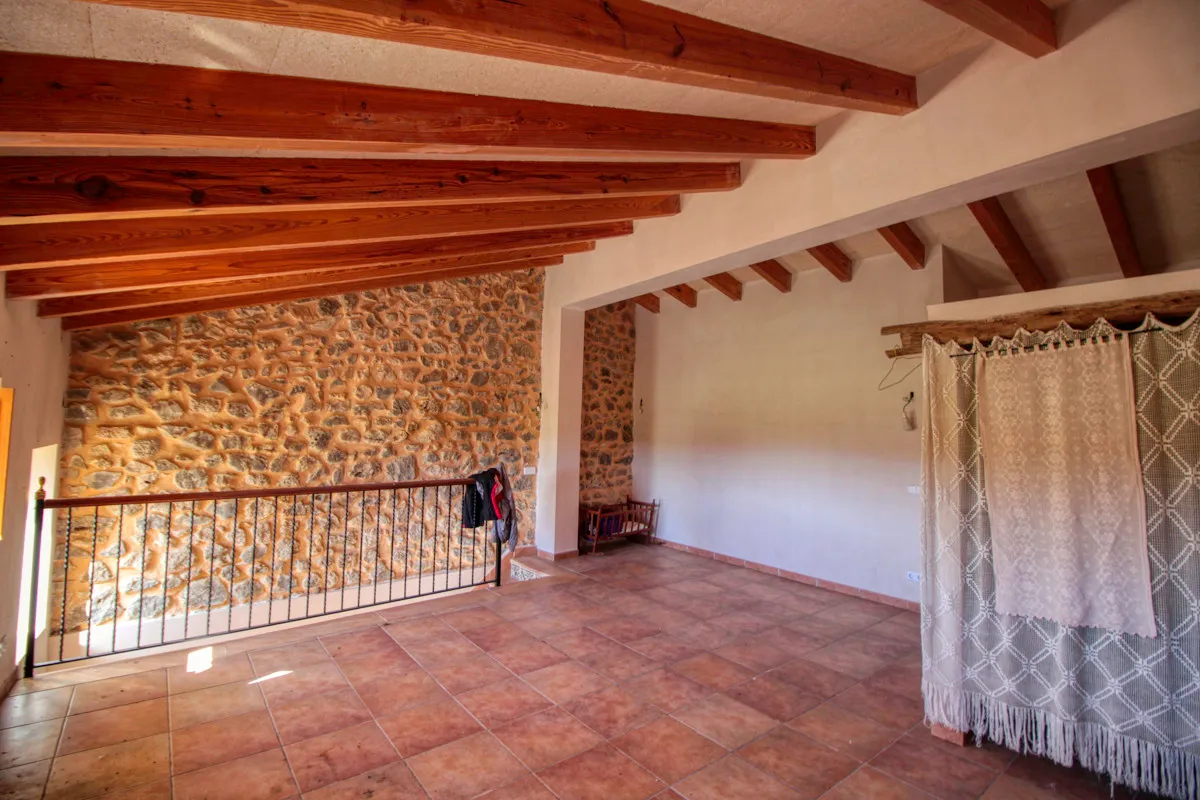 For-sale-large-estate-of-more-than-36-hectares-former-"possessió"-in-Sant-LLorenç.