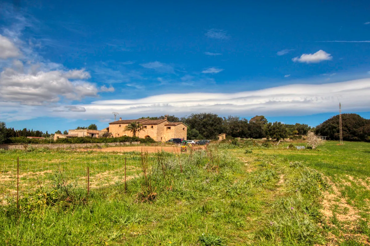 For-sale-large-estate-of-more-than-36-hectares-former-"possessió"-in-Sant-LLorenç.