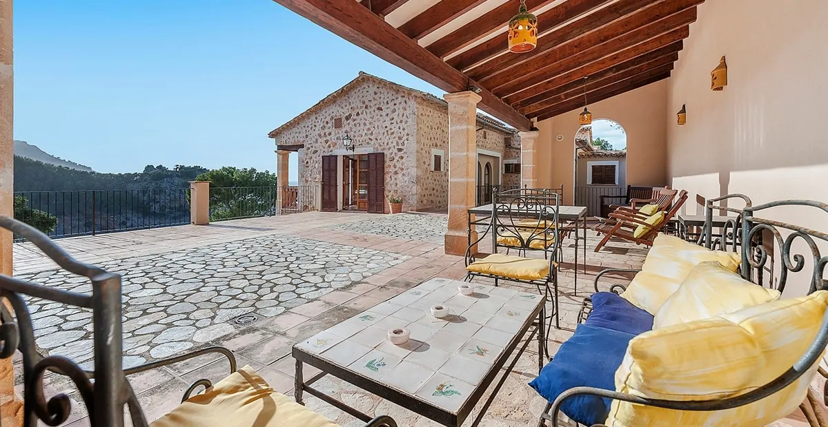 Villa-mit-Seeblick-auf-Escorca