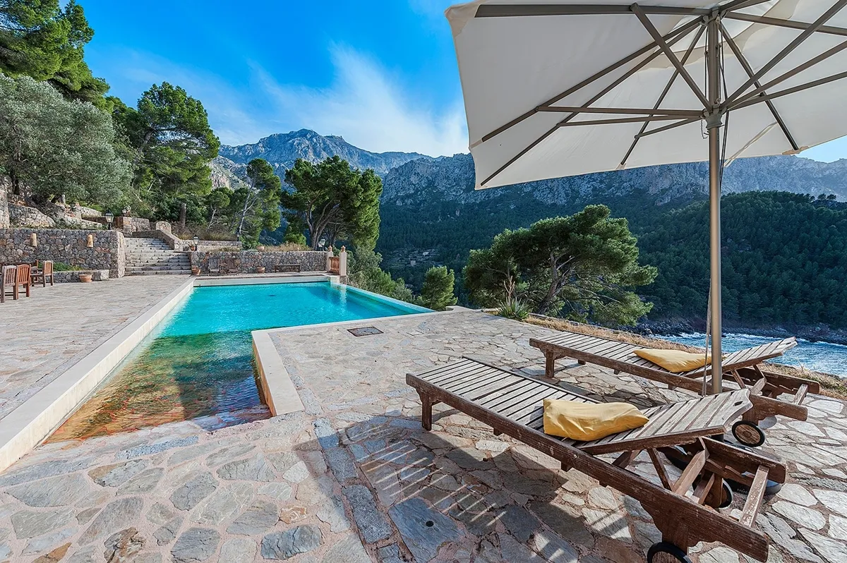 Villa-with-sea-views-in-Escorca