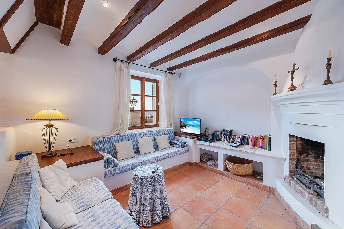 Villa-with-sea-views-in-Escorca