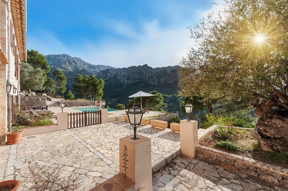 Villa-with-sea-views-in-Escorca