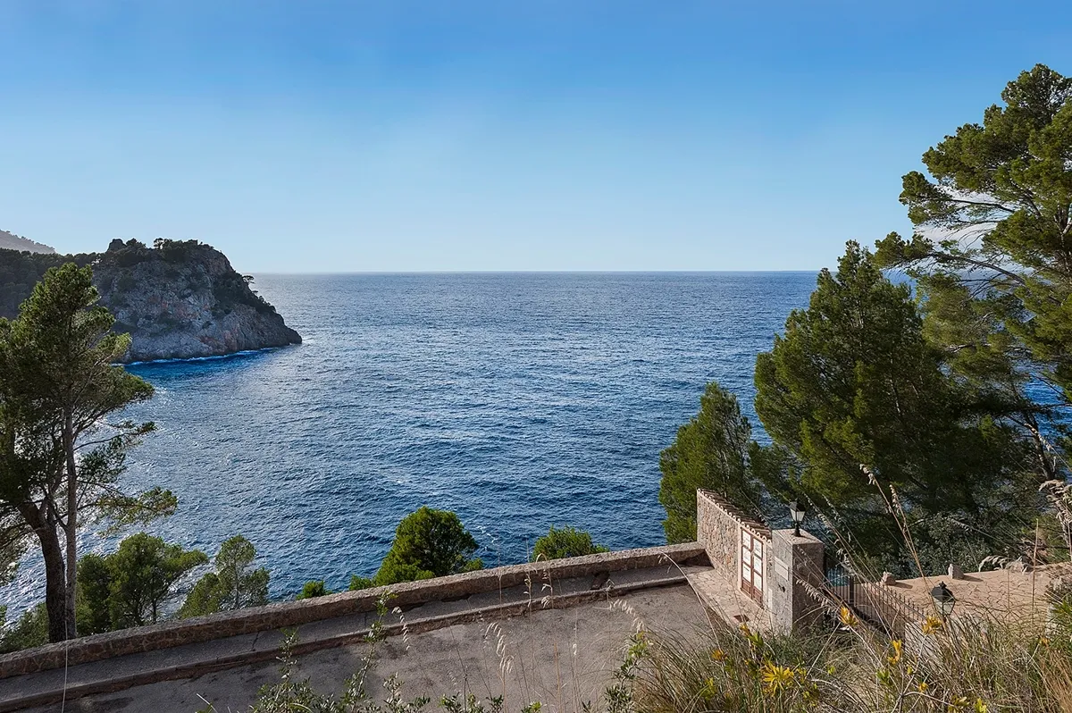 Villa-with-sea-views-in-Escorca