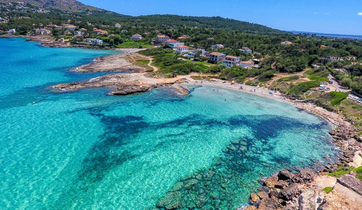 Grundstück-direkt-am-Meer-mit-herrlicher-Aussicht-in-Alcudia