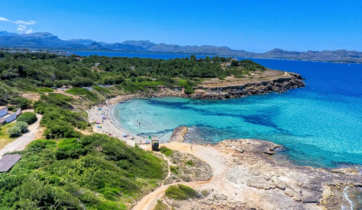 Grundstück-direkt-am-Meer-mit-herrlicher-Aussicht-in-Alcudia