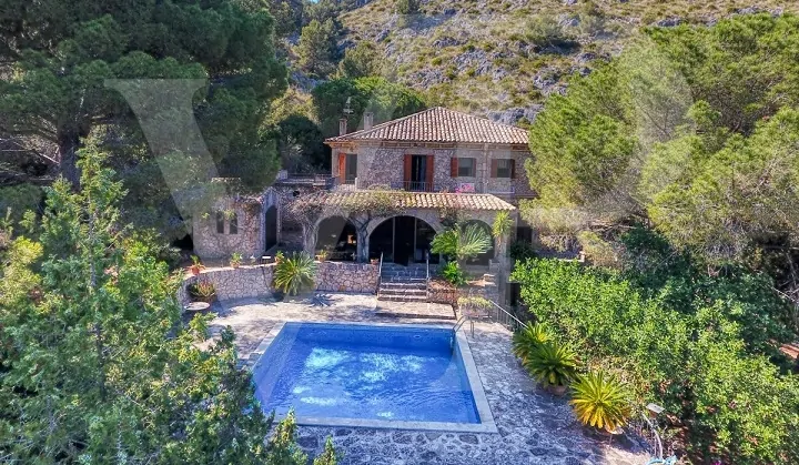 Mallorquinischer Herrenhaus mit Pool in Pollensa, Mallorca