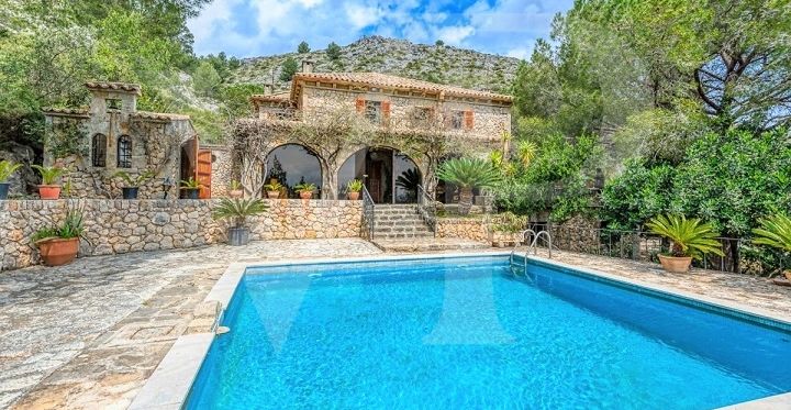 Mallorquinischer Herrenhaus mit Pool in Pollensa, Mallorca