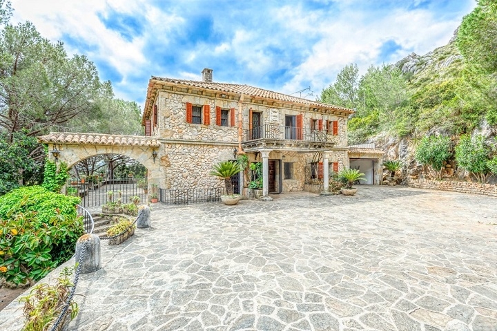 Fassade  der Finca in Pollensa, Mallorca