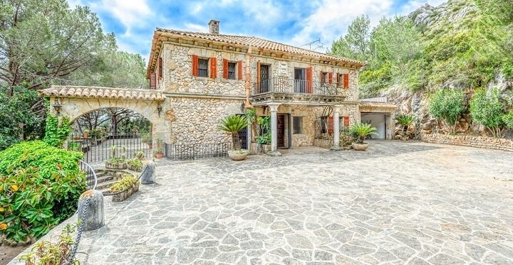 Fassade  der Finca in Pollensa, Mallorca