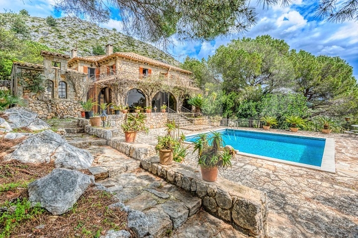 Mallorquinischer Herrenhaus mit Pool in Pollensa, Mallorca