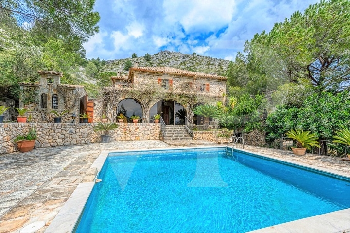 Mallorquinischer Herrenhaus mit Pool in Pollensa, Mallorca