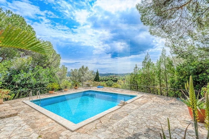Pool der Finca in Pollensa, Mallorca