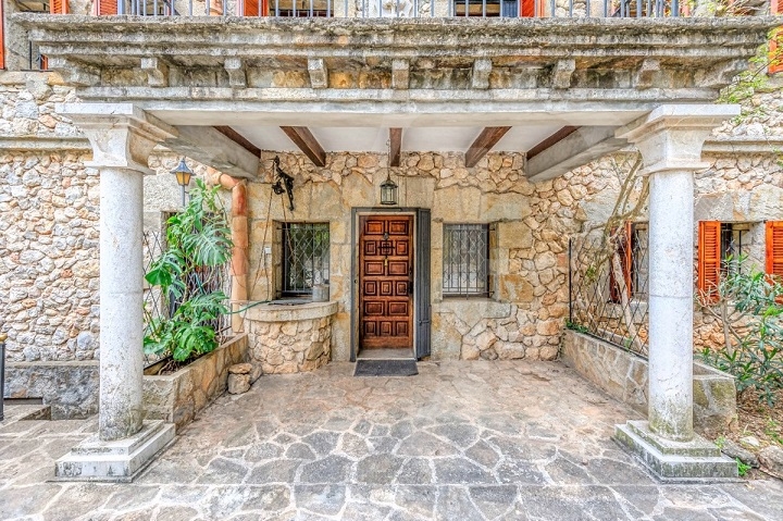 Eingang der Finca in Pollensa, Mallorca