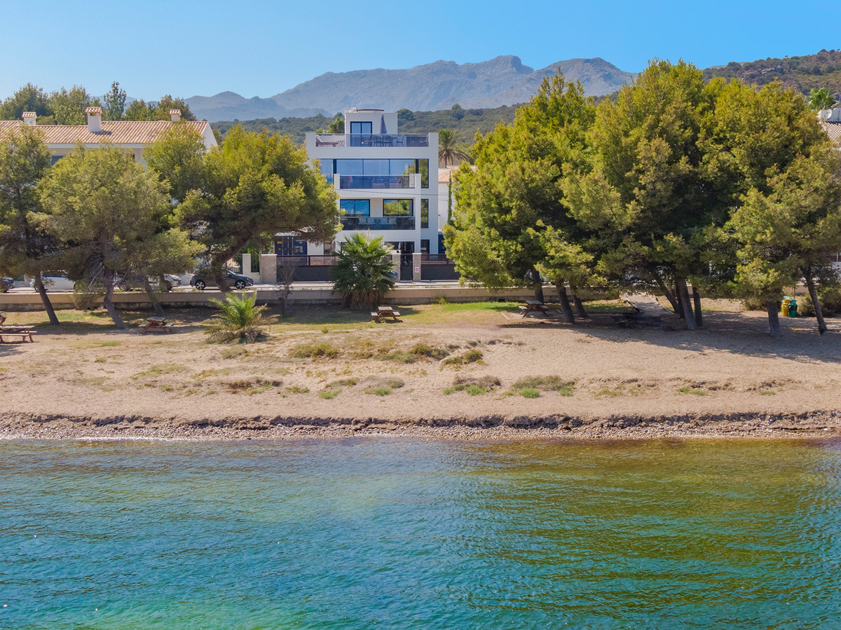 Luxus-Villa-am-Meer-in-Puerto-de-Pollensa